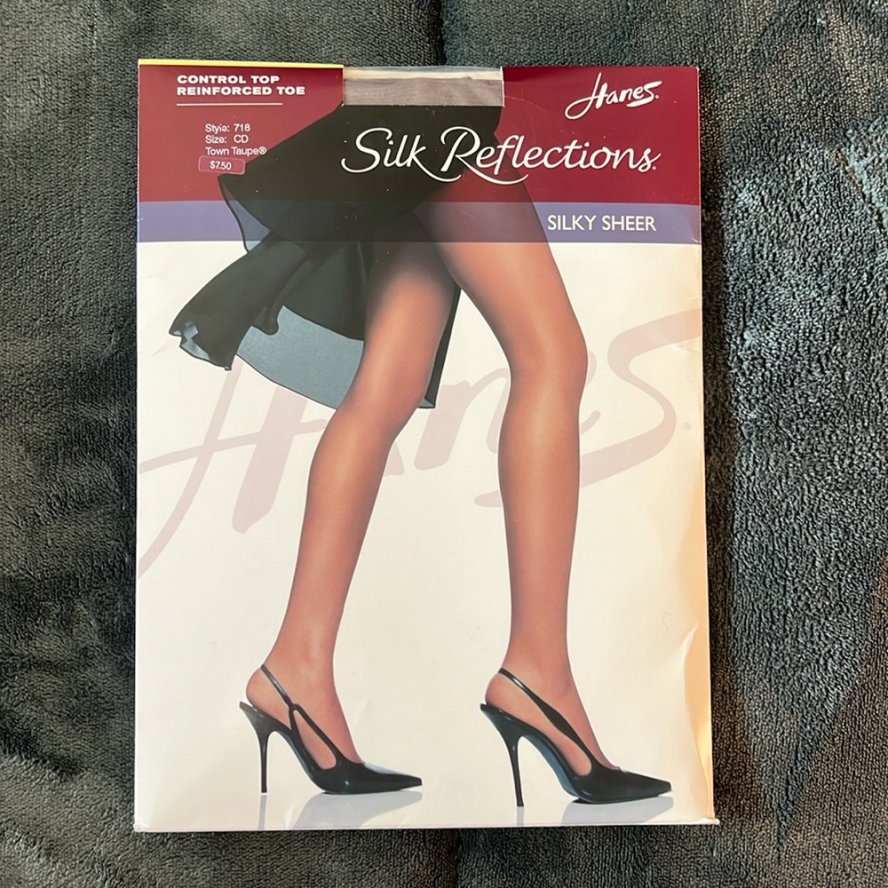 Hanes Silk Reflections control top reinforced toe size CD color: Town Taupe